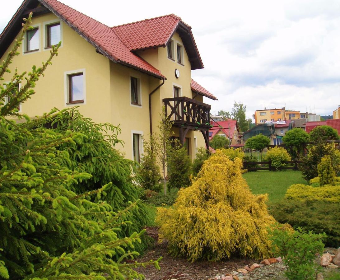 Willa Axla Z Weranda Ogrodem I Parkingiem Kudowa-Zdrój Exterior foto