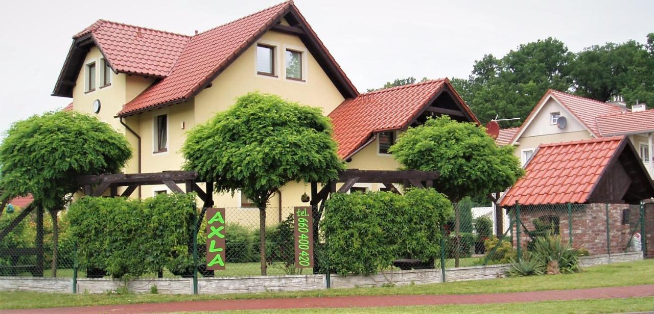 Willa Axla Z Weranda Ogrodem I Parkingiem Kudowa-Zdrój Exterior foto